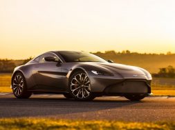 Aston_Martin-Vantage-2019-1024-02 Cropped