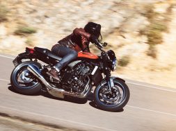 Kawasaki_Z900RS_001