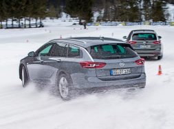 Opel Insignia Country Tourer with high-tech 4×4