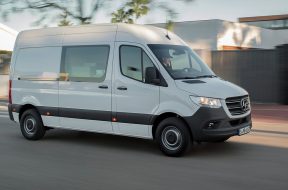 2018-MERCEDES-BENZ-SPRINTER-18C0048_024