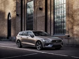 2019-volvo-v60-officially-unveiled-sexy-wagon-gets-to-phev-engines_21
