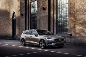 2019-volvo-v60-officially-unveiled-sexy-wagon-gets-to-phev-engines_21