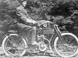 201804on-motorcycles-1912