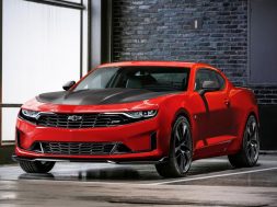 2019-chevrolet-camaro-turbo1le-001-1