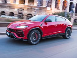 1-lamborghini-urus-review-hero-front