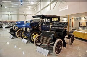 1902-Cadillac-Runabout-DV-10-GM_001