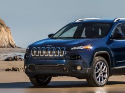2018-Jeep-Cherokee-VLP-Latitude-Plus-Exterior-Features.jpg.image.1920