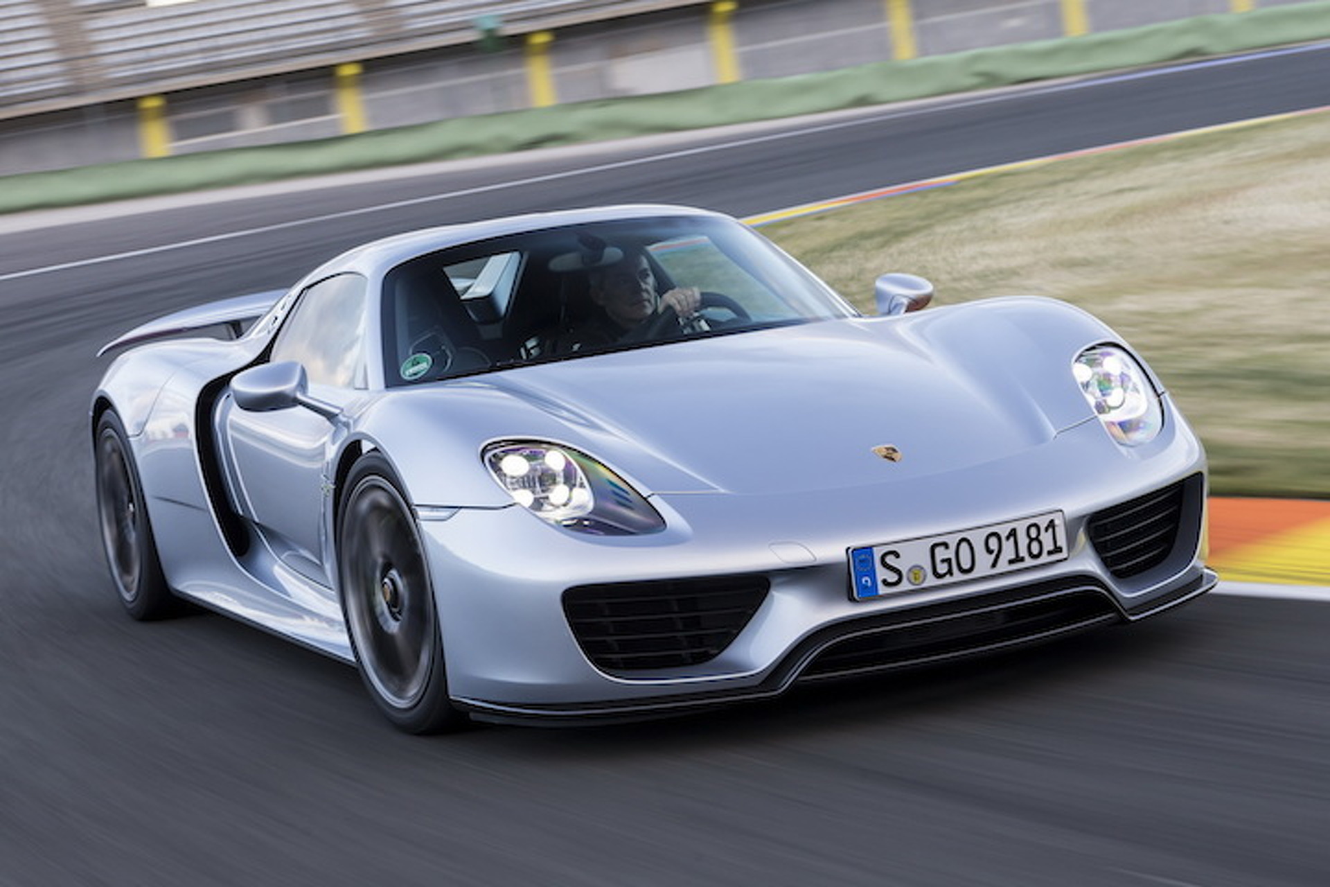 Porsche opoziva 918 Spyder