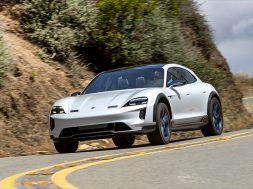 180607180424-porsche-s18-1795-780×439