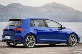 2017-Volkswagen-Golf-R-rear-1280x804__24859.1508673440