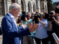 Dieter Zetsche im Bundesministerium für Verkehr