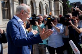 Dieter Zetsche im Bundesministerium für Verkehr