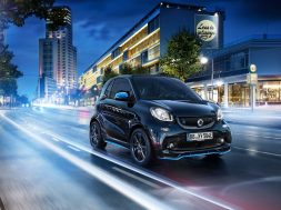 smart-ceo-steps-down-in-comes-katrin-adt-126612_1