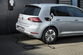 volkswagen-to-accelerate-solid-state-battery-development-126538_1