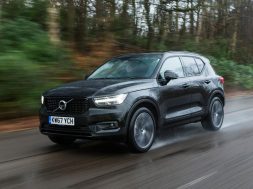 volvo-xc40-rt-2018-1706-intro