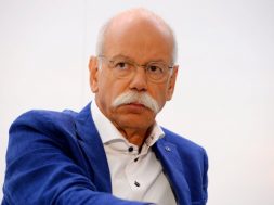 FRANCE-MOTOR-SHOW-RENAULT-NISSAN-DAIMLER