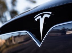 2017-Tesla-Model-X-P100D-10