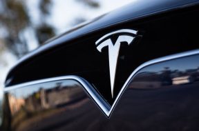 2017-Tesla-Model-X-P100D-10