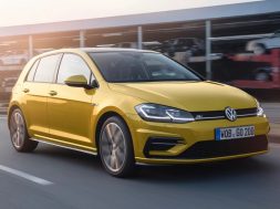 2017 Volkswagen Golf R Line – Chasing Cars