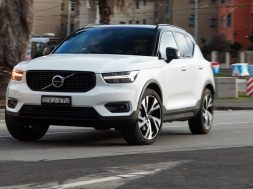2018_audi_q2_v_volvo_xc40_comparison_71