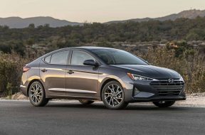2019-hyundai-elantra (2)