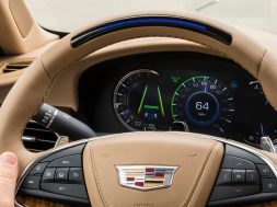 half-of-drivers-dont-know-how-to-use-in-car-tech-would-buy-it-either-way-127808_1