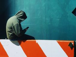 p-1-why-no-one-at-gm-is-allowed-to-walk-around-with-their-smartphones