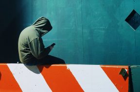 p-1-why-no-one-at-gm-is-allowed-to-walk-around-with-their-smartphones