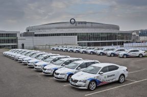 150423-The-new-SKODA-Superb-in-IIHF-Fleet-000-1440×976