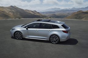 2019-toyota-corolla-touring-sports