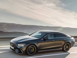 01-mercedes-benz-gims-2018-mercedes-amg-gt-63-s-4matic-4-door-coupe-x-290-3400×1440