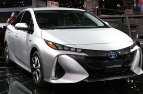 2017_toyota_prius_prime_new-york_02