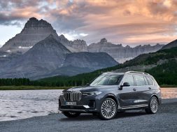 2020-bmw-x7-g07-goes-official-with-7-seats-and-gigantic-kidney-grilles_31