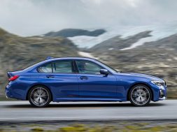 BMW-3-Series-2019-1600-18