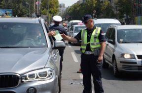 Saobracajna-policija-kontrola-luksuznih-vozila-7-670×4271