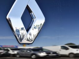 FILES-FRANCE-AUTO-RENAULT-POLLUTION-STOCK