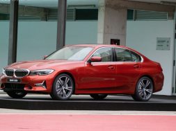 BMW-330i-sunset-orange-3-830×553