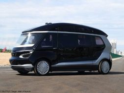 KAMAZ-1221-SHUTTLE-driverless-vehicles-800x500_c