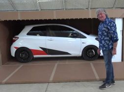 james-may-unboxes-toyota-yaris-grmn (1)