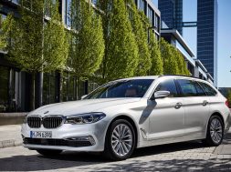 2017-BMW-520d-Touring-02