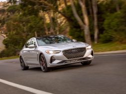 2019-genesis-g70-chosen-by-motortrend-as-car-of-the-year-131154_1