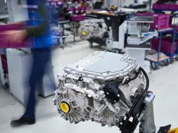 BMW-Battery-CenterP90286359-highRes-1024×683