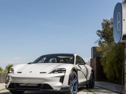 Porsche-electric-Taycan-2