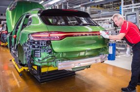 2019-porsche-macan-production