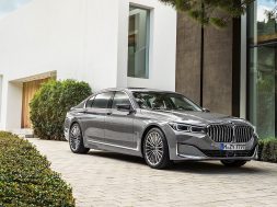2020-bmw-7-series-has-more-tech-more-power-and-more-grille_35