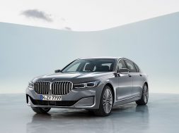 2020-bmw-7-series-has-more-tech-more-power-and-more-grille_36