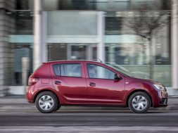 renault-sales-drop-in-2018-dacia-and-lada-jump-131739_1
