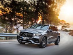 Der neue Mercedes-AMG GLE 53 4MATIC+: Der SUV-Trendsetter jetzt mit noch mehr Power und PräzisionThe new Mercedes-AMG GLE 53 4MATIC+: The SUV trendsetter now with even more power and precision
