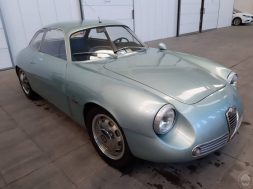 S1-une-alfa-romeo-giulietta-sz-cachee-depuis-35-ans-vendue-567-000-eur-579957
