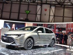 toyota-corolla-trek-2344b